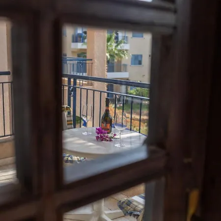 Tatil Evi Nadezda - 3br Retreat In Paradise Gardens, Pafos