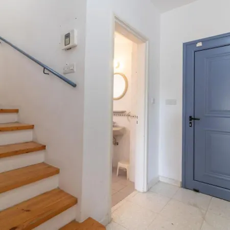 בית נופש Nadezda - 3br Retreat In Paradise Gardens, פאפוס