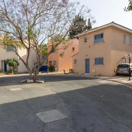 Σπίτι διακοπών Nadezda - 3br Retreat In Paradise Gardens, Πάφος