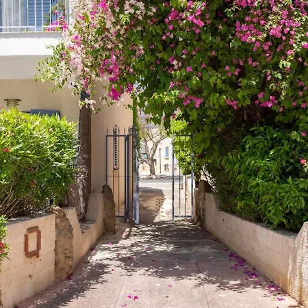 Tatil Evi Nadezda - 3br Retreat In Paradise Gardens, Pafos