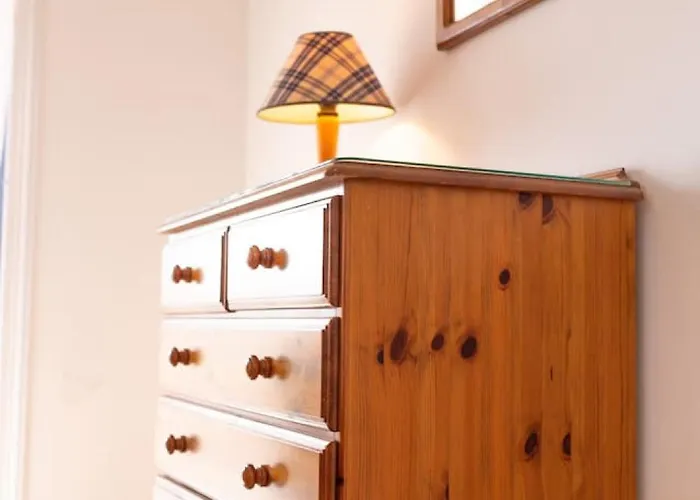 Nadezda - 3br Retreat In Paradise Gardens,