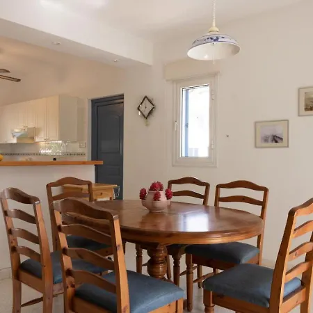 Nadezda - 3br Retreat In Paradise Gardens,