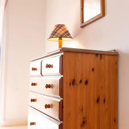 Nadezda - 3br Retreat In Paradise Gardens,