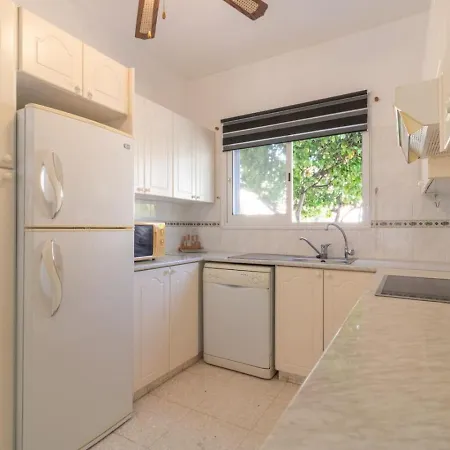 Nadezda - 3br Retreat In Paradise Gardens, *