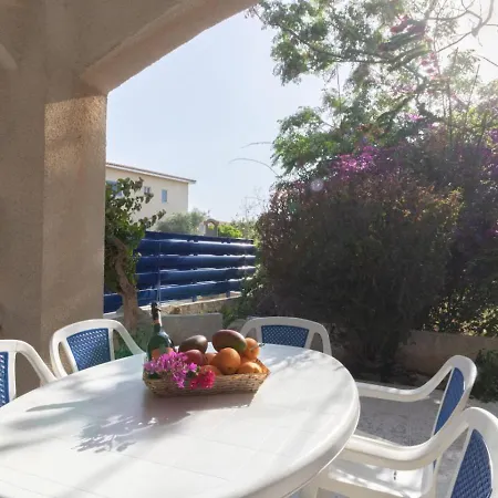 Nadezda - 3br Retreat In Paradise Gardens, 度假居