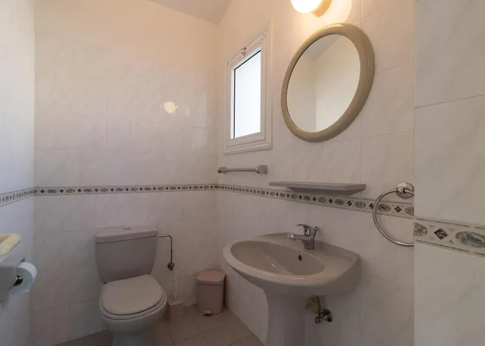 Nadezda - 3br Retreat In Paradise Gardens, 別荘