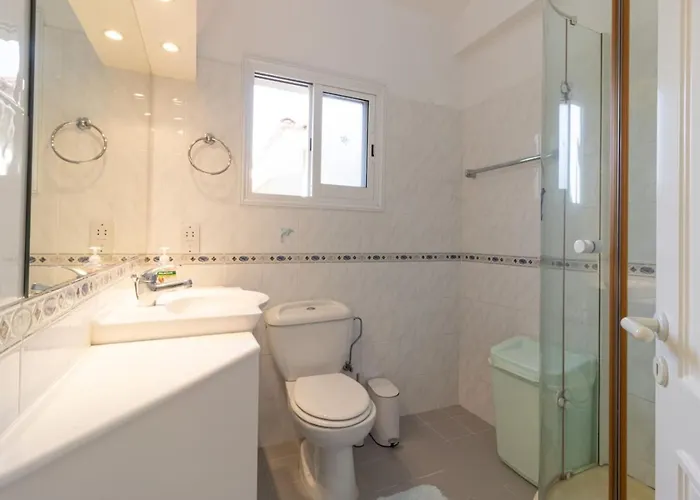 Nadezda - 3br Retreat In Paradise Gardens, *