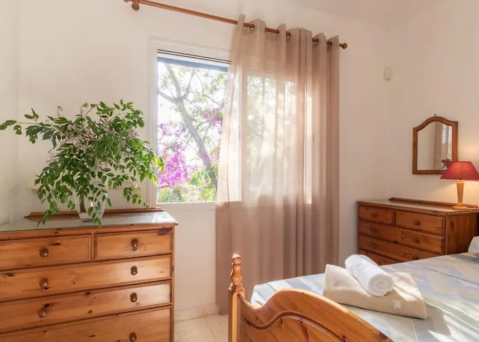 別荘 Nadezda - 3br Retreat In Paradise Gardens, パ フォス