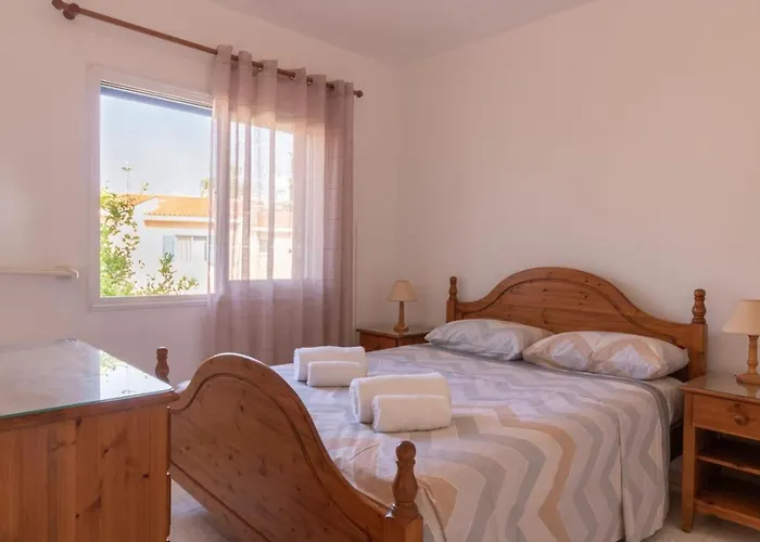 Nadezda - 3br Retreat In Paradise Gardens, *