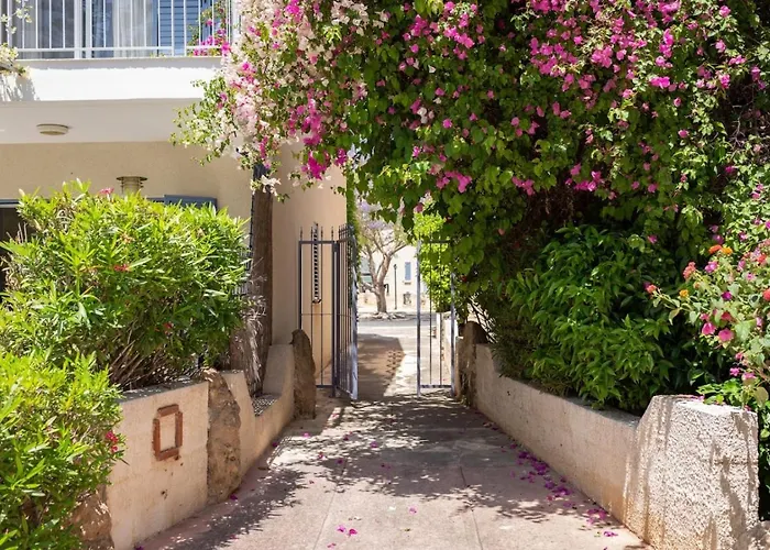 別荘 Nadezda - 3br Retreat In Paradise Gardens, パ フォス